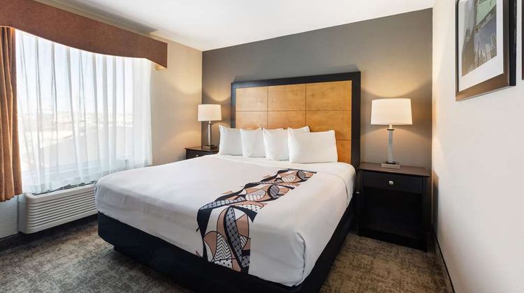 Best Western Inn & Suites Midway Airport Suite