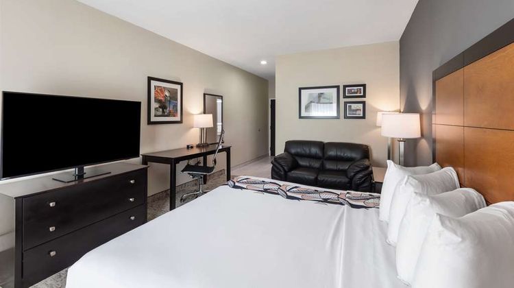 Best Western Inn & Suites Midway Airport Room