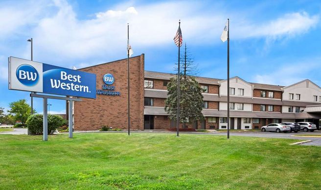 Best Western Naperville Inn Exterior