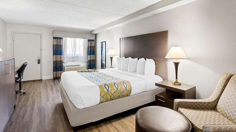 Best Western Naperville Inn Room