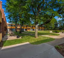 Best Western Prairie Inn & Conf Ctr Exterior