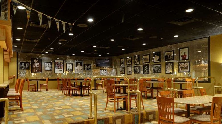 <b>Best Western Plus Chicago Hillside Restaurant</b>. Images powered by <a href="https://iceportal.shijigroup.com/" title="IcePortal" target="_blank">IcePortal</a>.