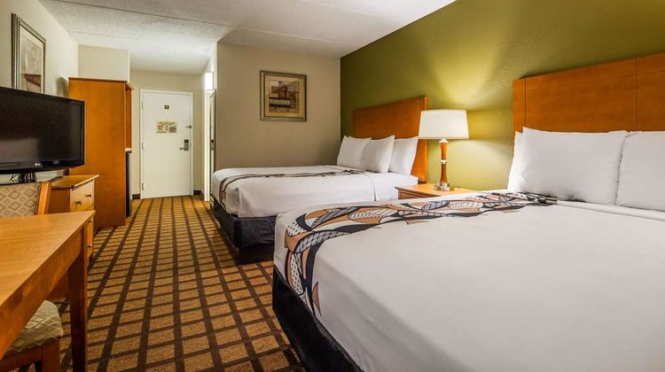 Best Western Plus Chicago Hillside Room