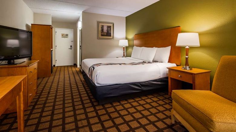 <b>Best Western Plus Chicago Hillside Room</b>. Images powered by <a href="https://iceportal.shijigroup.com/" title="IcePortal" target="_blank">IcePortal</a>.