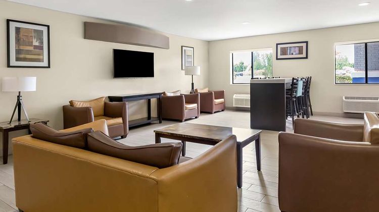Best Western Saluki Inn Lobby
