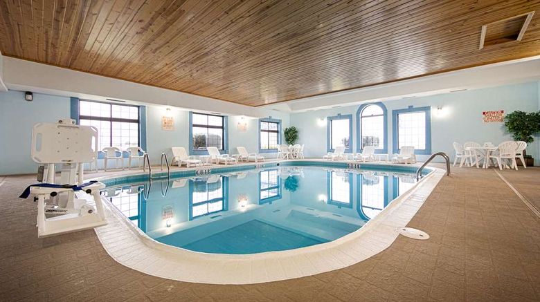 <b>Best Western Pontiac Inn Pool</b>. Images powered by <a href="https://iceportal.shijigroup.com/" title="IcePortal" target="_blank">IcePortal</a>.