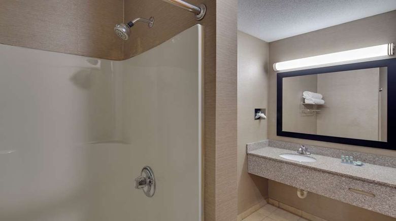 <b>Best Western Pontiac Inn Room</b>. Images powered by <a href="https://iceportal.shijigroup.com/" title="IcePortal" target="_blank">IcePortal</a>.