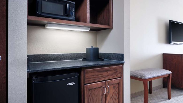 <b>Best Western Plus Green Mill Htl/Suites Room</b>. Images powered by <a href="https://iceportal.shijigroup.com/" title="IcePortal" target="_blank">IcePortal</a>.