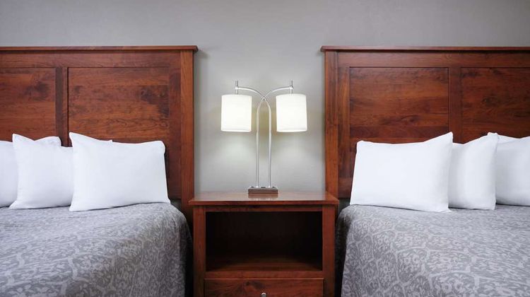 Best Western Plus Green Mill Htl/Suites Room
