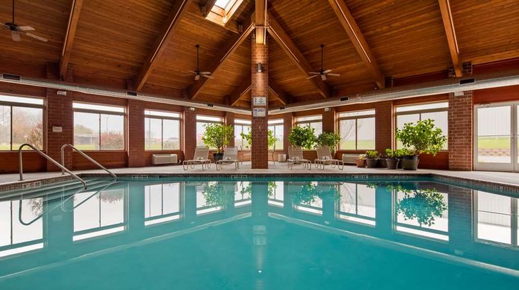 Best Western Geneseo Inn Pool