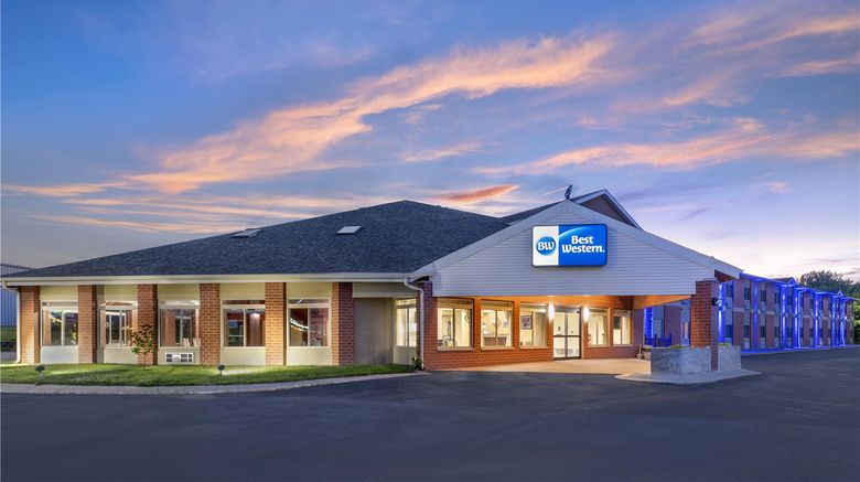 <b>Best Western Geneseo Inn Exterior</b>. Images powered by <a href="https://iceportal.shijigroup.com/" title="IcePortal" target="_blank">IcePortal</a>.