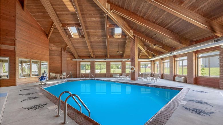 <b>Best Western Geneseo Inn Pool</b>. Images powered by <a href="https://iceportal.shijigroup.com/" title="IcePortal" target="_blank">IcePortal</a>.