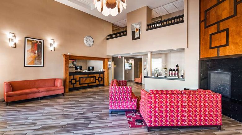 <b>Best Western Plus Peoria Lobby</b>. Images powered by <a href="https://iceportal.shijigroup.com/" title="IcePortal" target="_blank">IcePortal</a>.