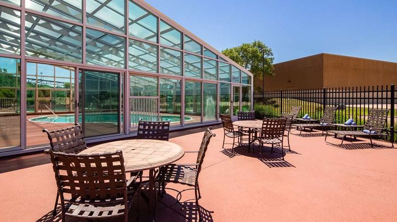 <b>Best Western Plus Peoria Pool</b>. Images powered by <a href="https://iceportal.shijigroup.com/" title="IcePortal" target="_blank">IcePortal</a>.