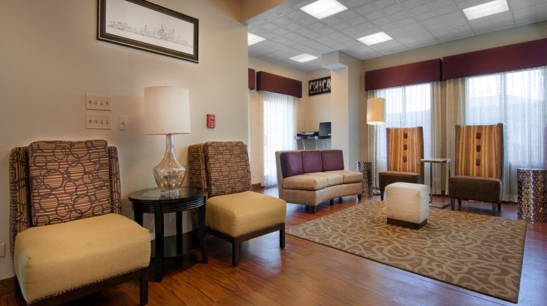 <b>Best Western Plus O'Hare South Lobby</b>. Images powered by <a href="https://iceportal.shijigroup.com/" title="IcePortal" target="_blank">IcePortal</a>.