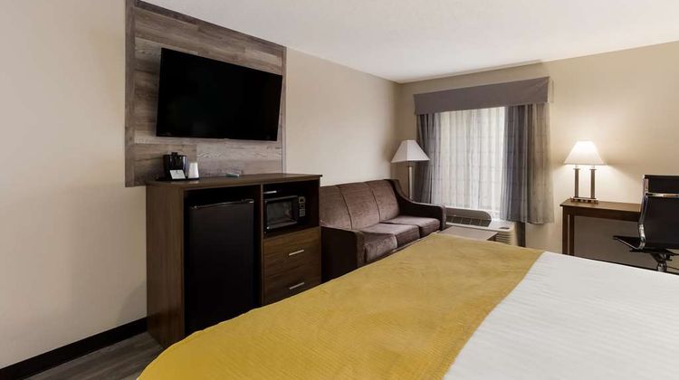 Best Western Crossroads Inn Room