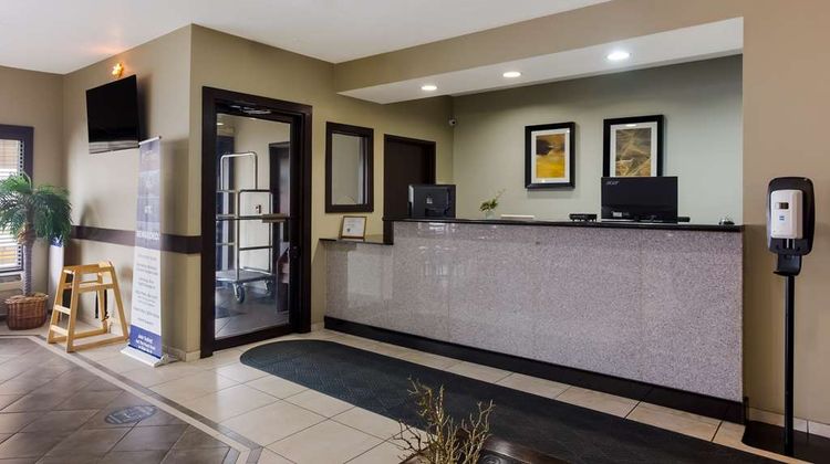 Best Western Crossroads Inn Lobby