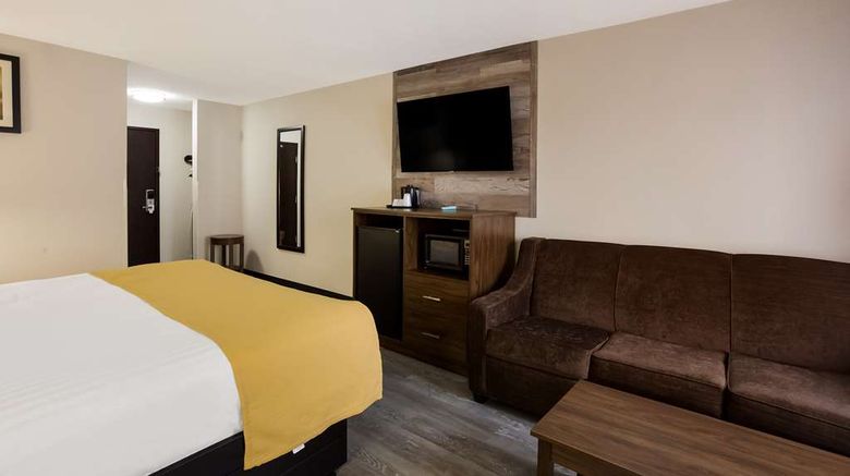 <b>Best Western Crossroads Inn Room</b>. Images powered by <a href="https://iceportal.shijigroup.com/" title="IcePortal" target="_blank">IcePortal</a>.