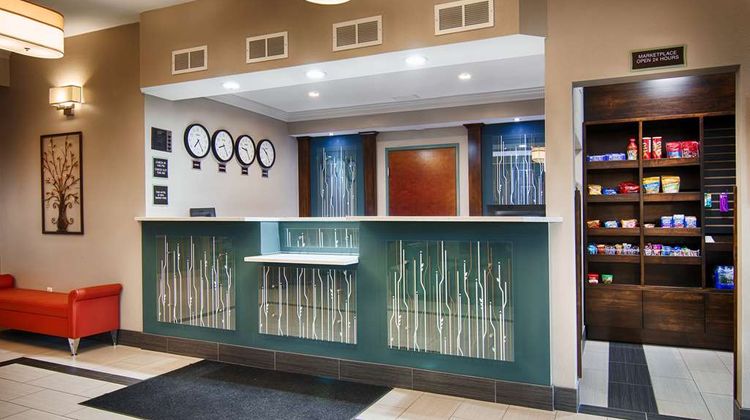 Best Western Inn & Suites Lobby