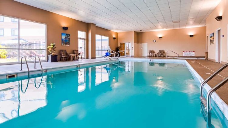 Best Western Plus Brandywine Inn & Suite Pool