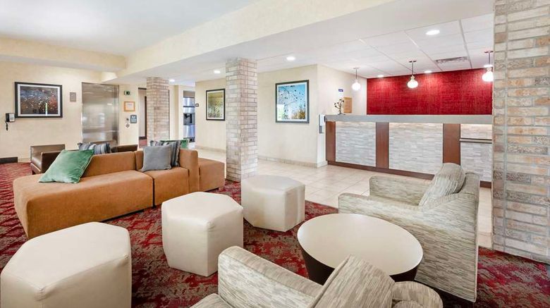 <b>Best Western Plus Howe Inn Lobby</b>. Images powered by <a href="https://iceportal.shijigroup.com/" title="IcePortal" target="_blank">IcePortal</a>.