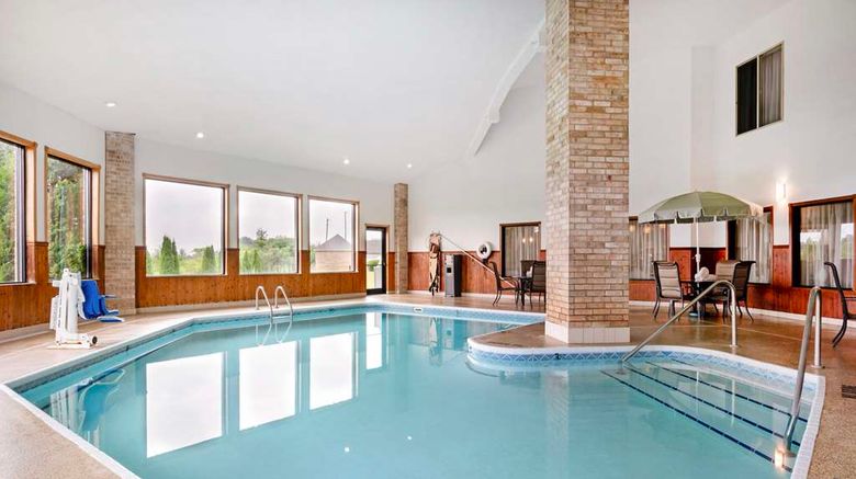 <b>Best Western Plus Howe Inn Pool</b>. Images powered by <a href="https://iceportal.shijigroup.com/" title="IcePortal" target="_blank">IcePortal</a>.