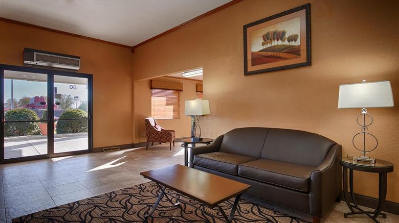 <b>Best Western Martinsville Inn Lobby</b>. Images powered by <a href="https://iceportal.shijigroup.com/" title="IcePortal" target="_blank">IcePortal</a>.