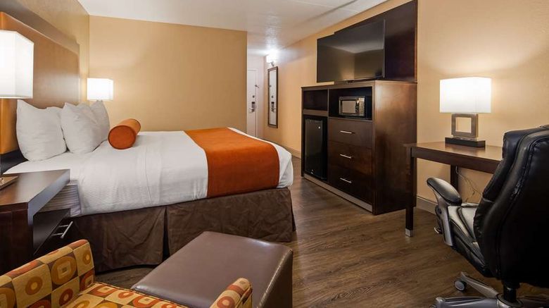 <b>Best Western Crossroads of the Bluffs Room</b>. Images powered by <a href="https://iceportal.shijigroup.com/" title="IcePortal" target="_blank">IcePortal</a>.