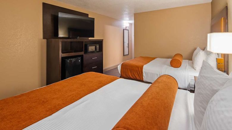 <b>Best Western Crossroads of the Bluffs Room</b>. Images powered by <a href="https://iceportal.shijigroup.com/" title="IcePortal" target="_blank">IcePortal</a>.