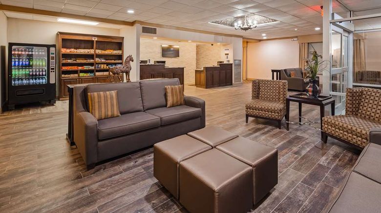 <b>Best Western Crossroads of the Bluffs Lobby</b>. Images powered by <a href="https://iceportal.shijigroup.com/" title="IcePortal" target="_blank">IcePortal</a>.