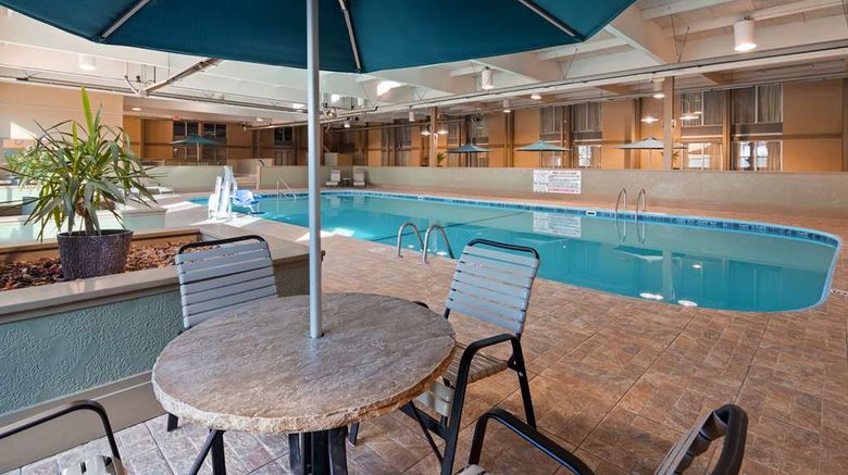 <b>Best Western Crossroads of the Bluffs Pool</b>. Images powered by <a href="https://iceportal.shijigroup.com/" title="IcePortal" target="_blank">IcePortal</a>.