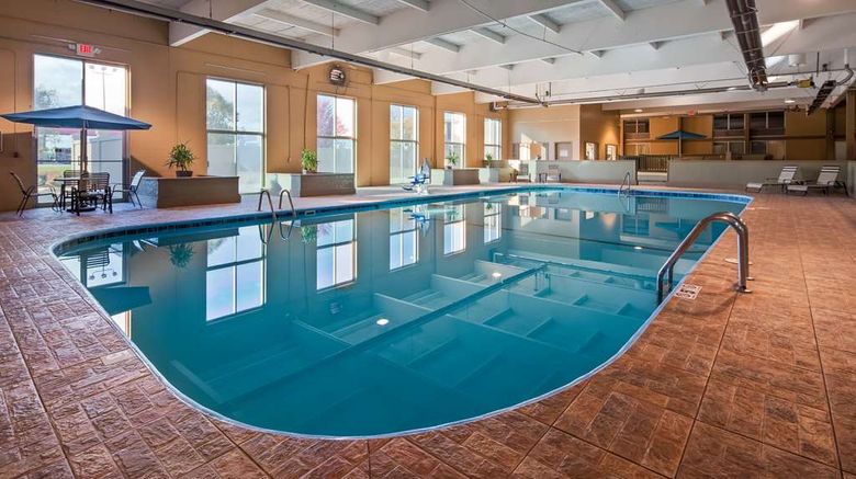 <b>Best Western Crossroads of the Bluffs Pool</b>. Images powered by <a href="https://iceportal.shijigroup.com/" title="IcePortal" target="_blank">IcePortal</a>.