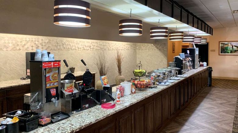 <b>Best Western Crossroads of the Bluffs Restaurant</b>. Images powered by <a href="https://iceportal.shijigroup.com/" title="IcePortal" target="_blank">IcePortal</a>.