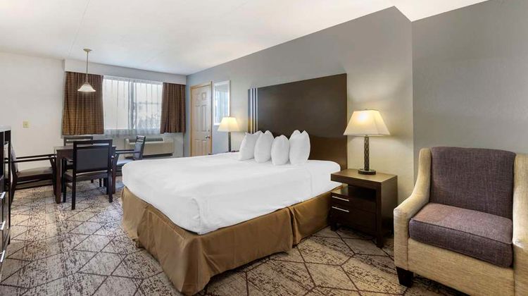 Best Western Plus  Longbranch Hotel Room