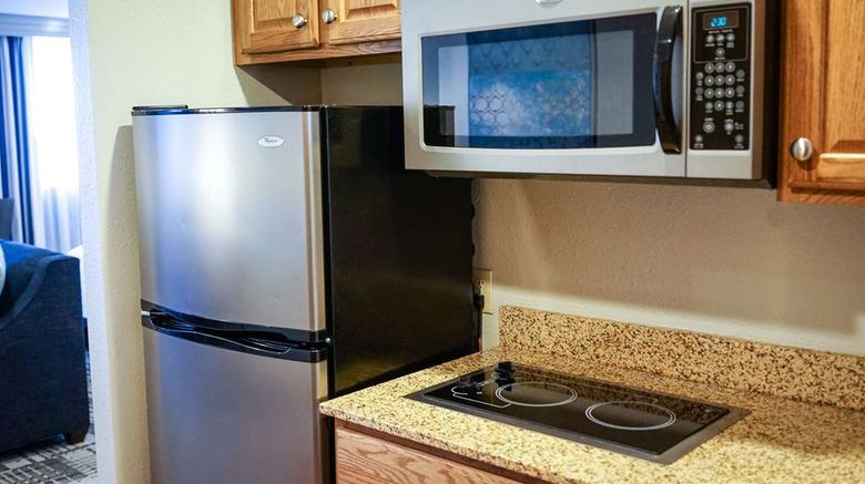 <b>Best Western Plus Dubuque Hotel & Confer Suite</b>. Images powered by <a href="https://iceportal.shijigroup.com/" title="IcePortal" target="_blank">IcePortal</a>.