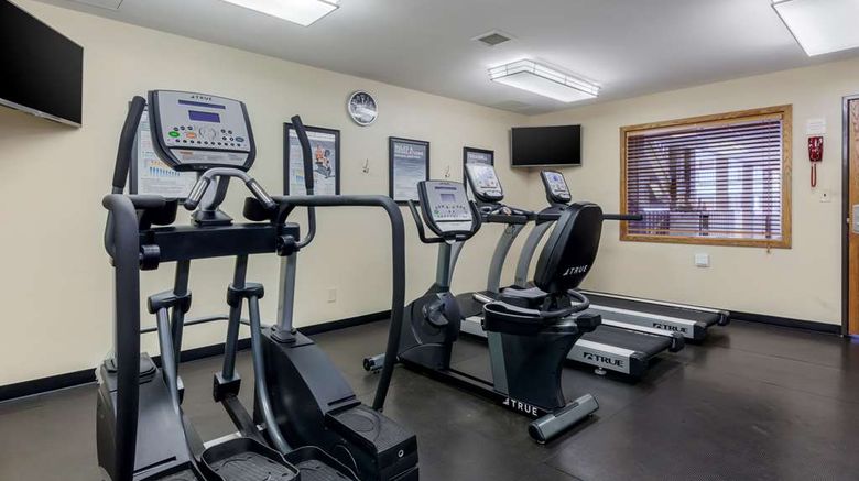 <b>Best Western Plus Dubuque Hotel & Confer Health</b>. Images powered by <a href="https://iceportal.shijigroup.com/" title="IcePortal" target="_blank">IcePortal</a>.