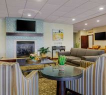 Best Western Plus Dubuque Hotel & Confer Lobby