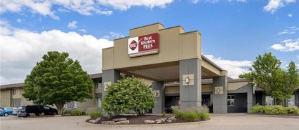 Best Western Plus Dubuque Hotel & Confer Exterior