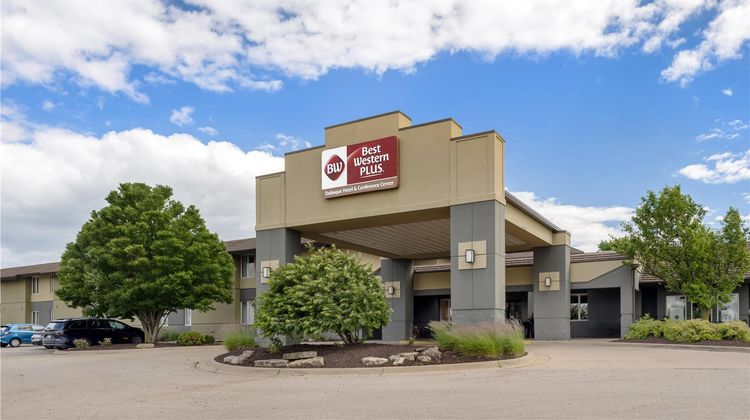 Best Western Plus Dubuque Hotel & Confer Exterior