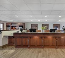 Best Western Plus Dubuque Hotel & Confer Lobby