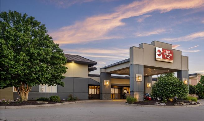 Best Western Plus Dubuque Hotel & Confer Exterior