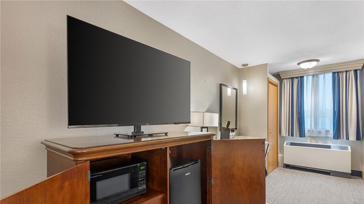 Best Western Plus Dubuque Hotel & Confer Room