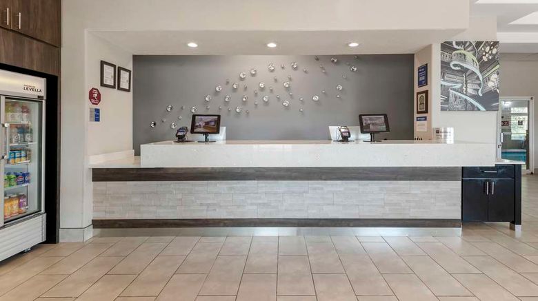 <b>Best Western Plus Des Moines West Inn Lobby</b>. Images powered by <a href="https://iceportal.shijigroup.com/" title="IcePortal" target="_blank">IcePortal</a>.