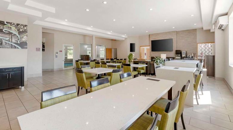 <b>Best Western Plus Des Moines West Inn Restaurant</b>. Images powered by <a href="https://iceportal.shijigroup.com/" title="IcePortal" target="_blank">IcePortal</a>.