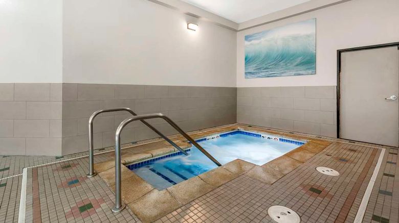 <b>Best Western Plus Des Moines West Inn Pool</b>. Images powered by <a href="https://iceportal.shijigroup.com/" title="IcePortal" target="_blank">IcePortal</a>.