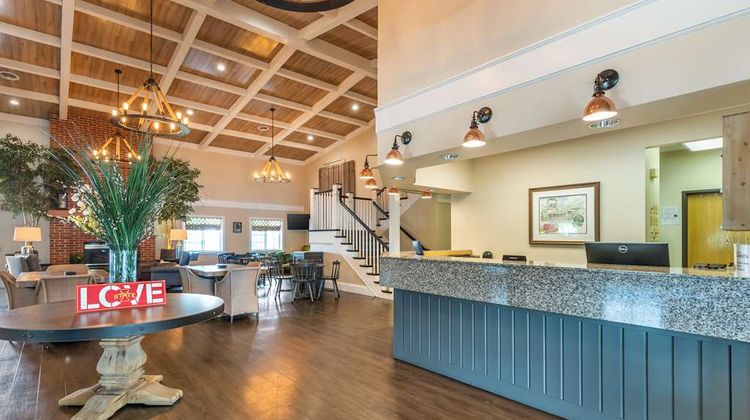 Best Western Plus University Park Suites Lobby