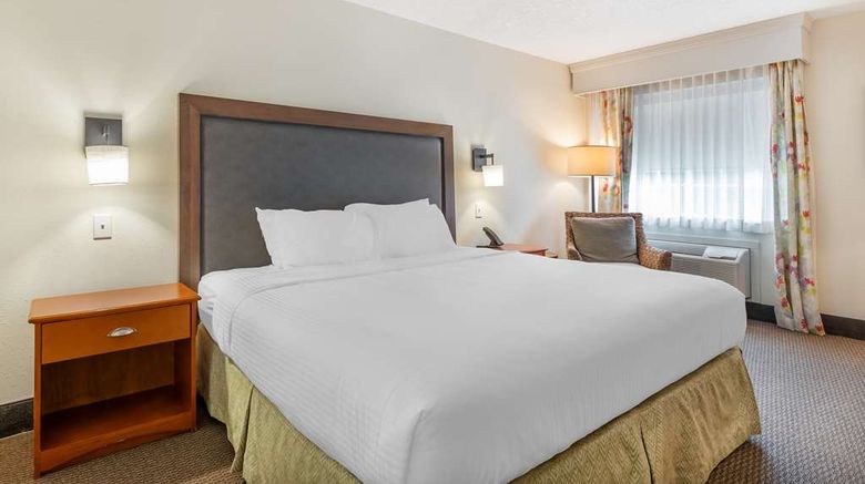 <b>Best Western Plus University Park Suites Room</b>. Images powered by <a href="https://iceportal.shijigroup.com/" title="IcePortal" target="_blank">IcePortal</a>.