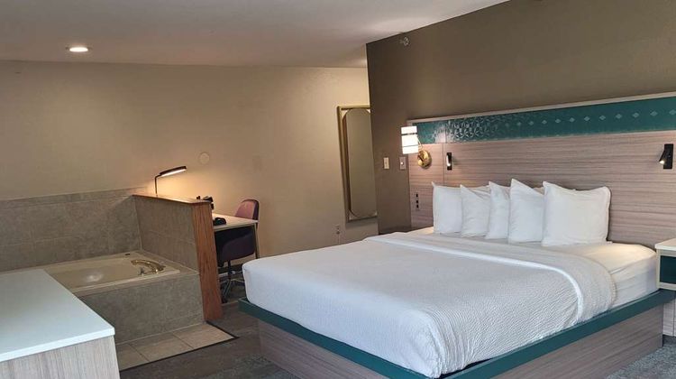 Best Western Plus Altoona Inn Pool