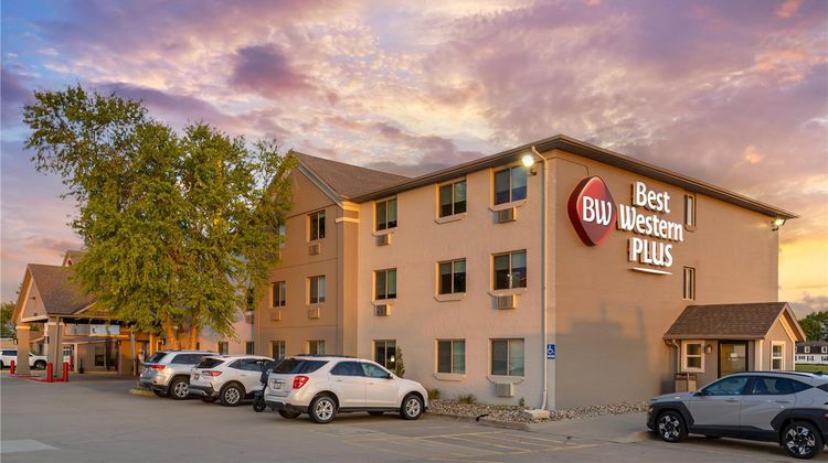Best Western Plus Altoona Inn Exterior