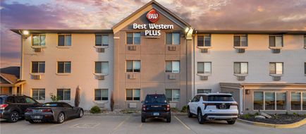 Best Western Plus Altoona Inn Exterior